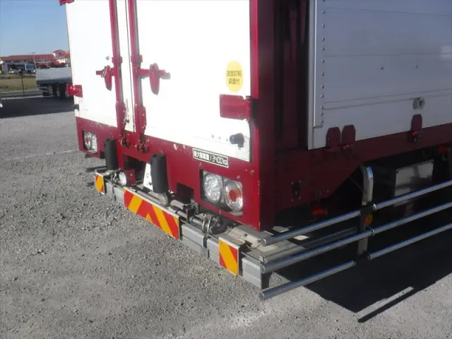 いすゞ ギガ QKG-CYJ77B(8x4)の写真11