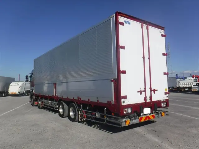 いすゞ ギガ QKG-CYJ77B(8x4)の写真14