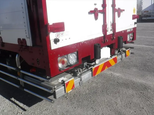 いすゞ ギガ QKG-CYJ77B(8x4)の写真16