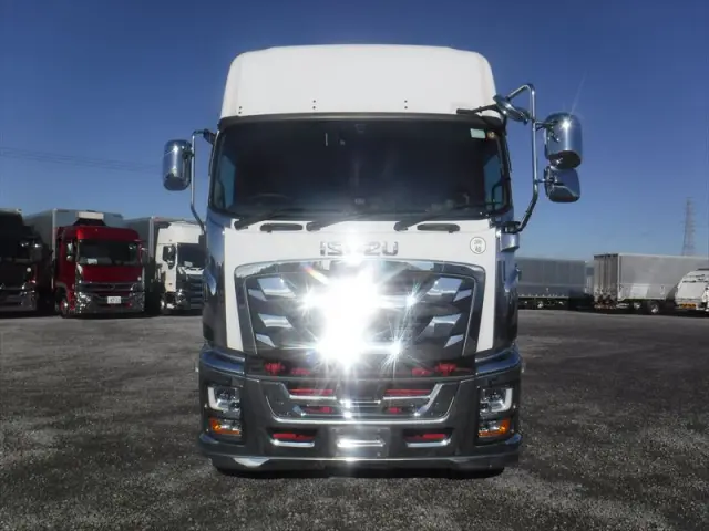 いすゞ ギガ 2PG-CYJ77C(8x4)の写真8