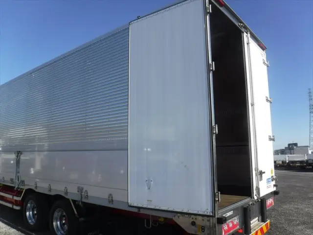 いすゞ ギガ 2PG-CYJ77C(8x4)の写真36