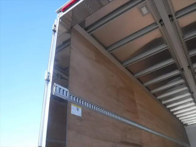 いすゞ ギガ 2PG-CYJ77C(8x4)の写真42