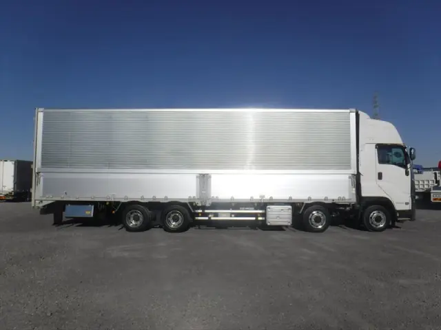 いすゞ ギガ 2PG-CYJ77C(8x4)の写真7