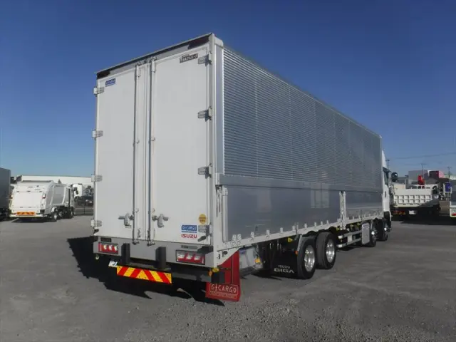 いすゞ ギガ 2PG-CYJ77C(8x4)の写真8