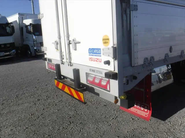 いすゞ ギガ 2PG-CYJ77C(8x4)の写真10