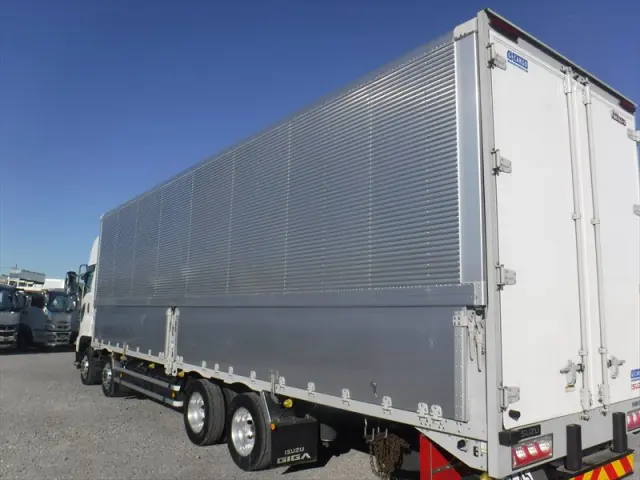 いすゞ ギガ 2PG-CYJ77C(8x4)の写真13