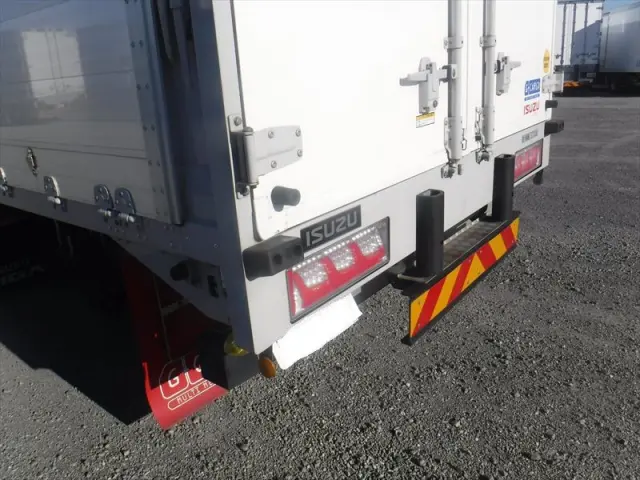 いすゞ ギガ 2PG-CYJ77C(8x4)の写真14