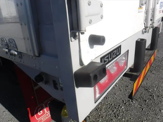 いすゞ ギガ 2PG-CYJ77C(8x4)の写真15