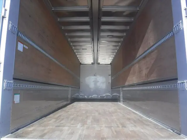 いすゞ ギガ 2PG-CYJ77C(8x4)の写真23