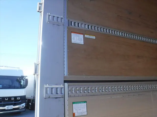 いすゞ ギガ 2PG-CYJ77C(8x4)の写真26