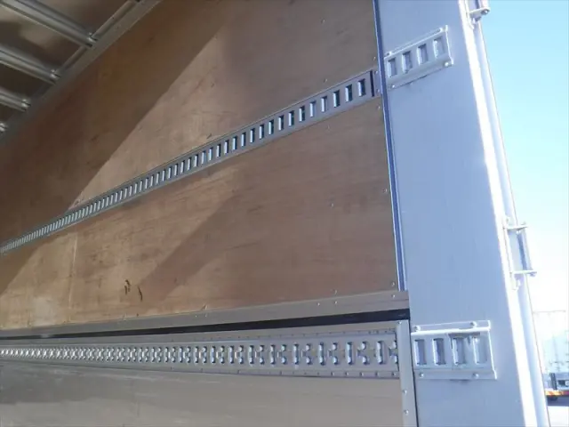 いすゞ ギガ 2PG-CYJ77C(8x4)の写真27