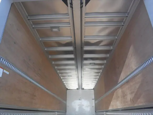 いすゞ ギガ 2PG-CYJ77C(8x4)の写真28