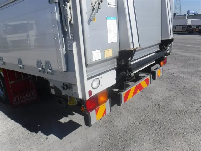 いすゞ フォワード 2RG-FRR90T2(2WD)の写真18