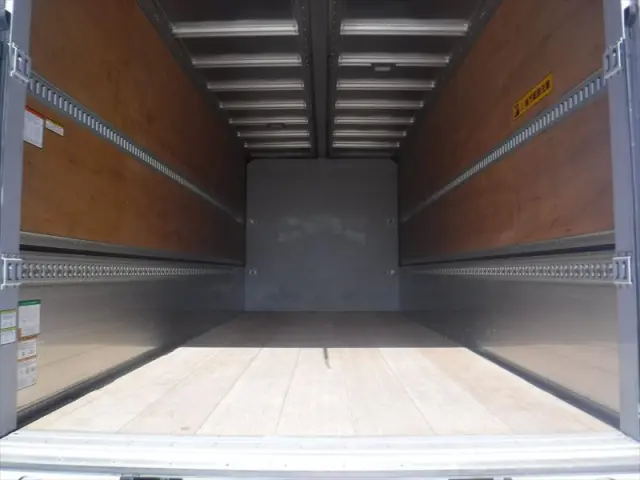 いすゞ フォワード 2RG-FRR90T2(2WD)の写真25