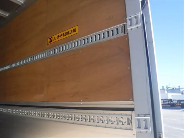 いすゞ フォワード 2RG-FRR90T2(2WD)の写真29