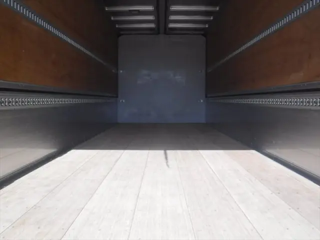 いすゞ フォワード 2RG-FRR90T2(2WD)の写真31