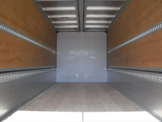 いすゞ フォワード 2RG-FRR90T2(2WD)の写真32