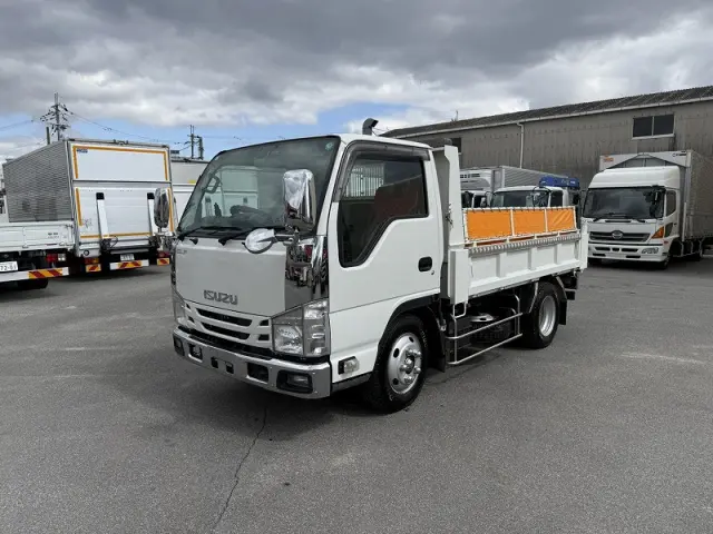 いすゞ エルフ 2RG-NKR88AD(2WD)の写真1