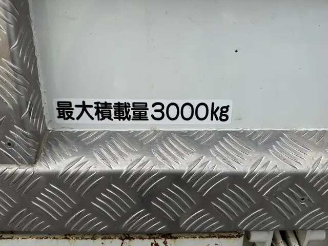 いすゞ エルフ 2RG-NKR88AD(2WD)の写真9