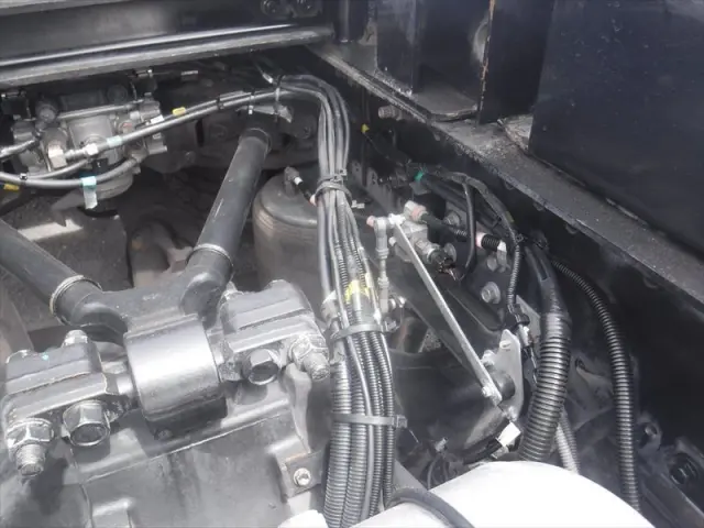 日野 プロフィア QPG-SH1EDDG(2WD)の写真23