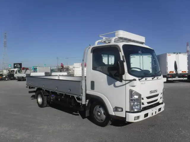 いすゞ エルフ 2RG-NLR88AR(2WD)の写真4