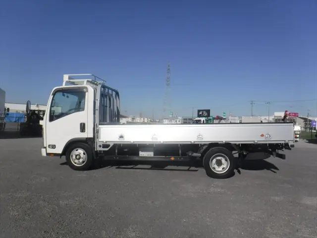 いすゞ エルフ 2RG-NLR88AR(2WD)の写真6