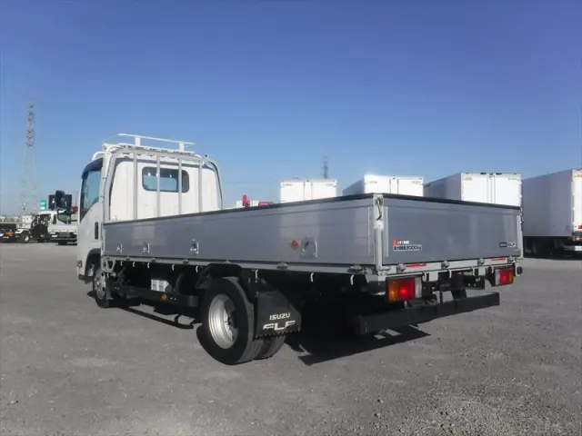 いすゞ エルフ 2RG-NLR88AR(2WD)の写真11