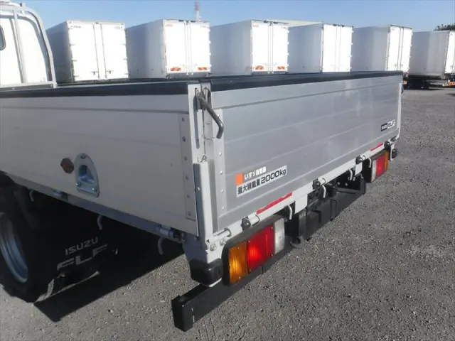 いすゞ エルフ 2RG-NLR88AR(2WD)の写真13