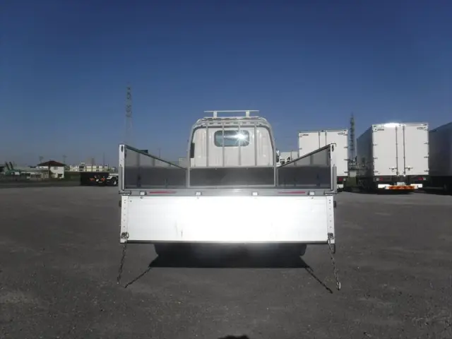 いすゞ エルフ 2RG-NLR88AR(2WD)の写真15