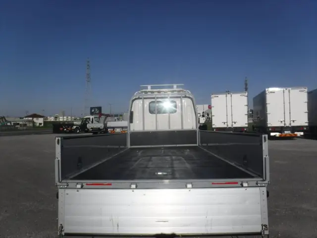 いすゞ エルフ 2RG-NLR88AR(2WD)の写真16