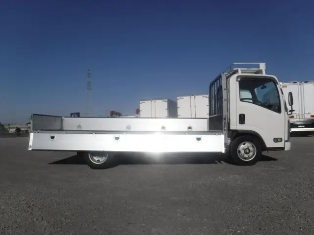 いすゞ エルフ 2RG-NLR88AR(2WD)の写真22