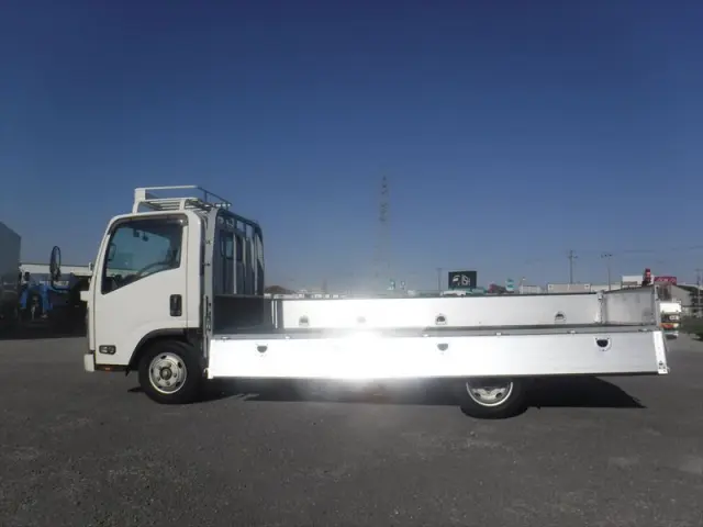いすゞ エルフ 2RG-NLR88AR(2WD)の写真31