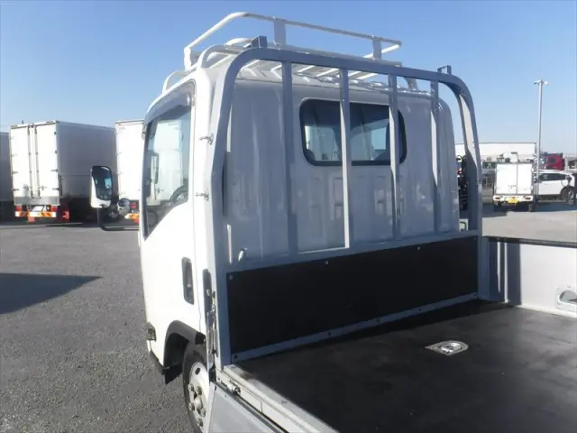 いすゞ エルフ 2RG-NLR88AR(2WD)の写真32