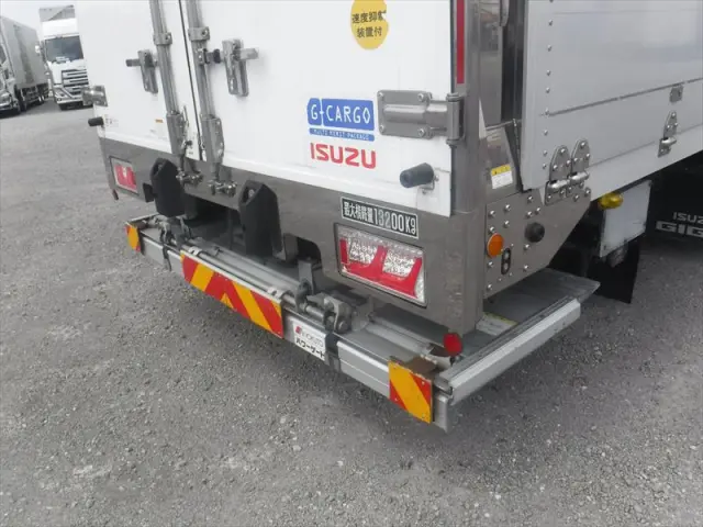 いすゞ ギガ 2PG-CYJ77C(8x4)の写真11