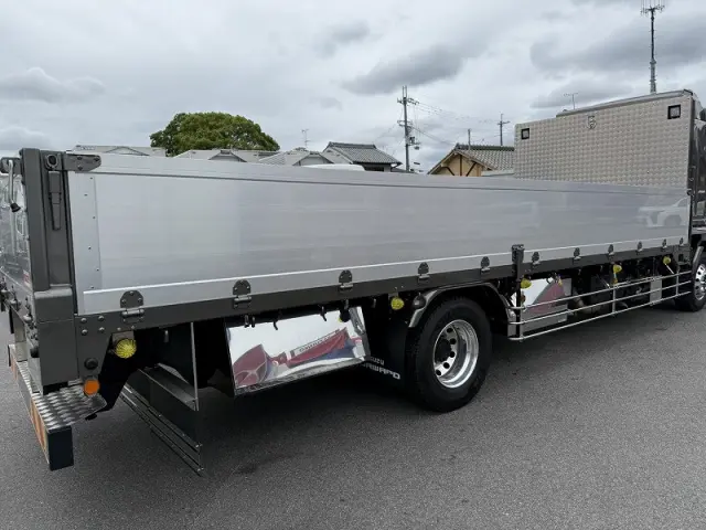 いすゞ フォワード 2RG-FRR90T2(2WD)の写真10