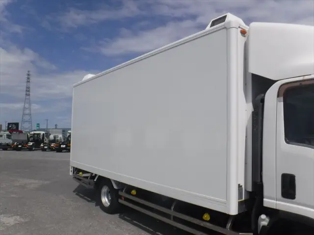 いすゞ エルフ TKG-NPS85AN(2WD)の写真2