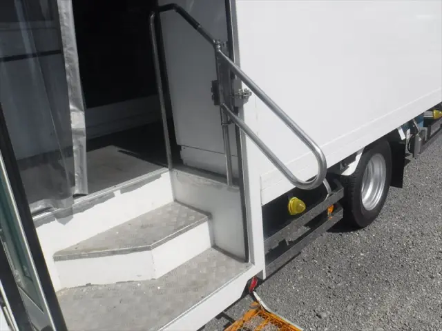 いすゞ エルフ TKG-NPS85AN(2WD)の写真6