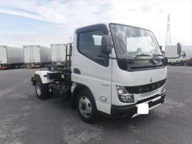 三菱 キャンター 2RG-FBAV0(2WD)の写真3