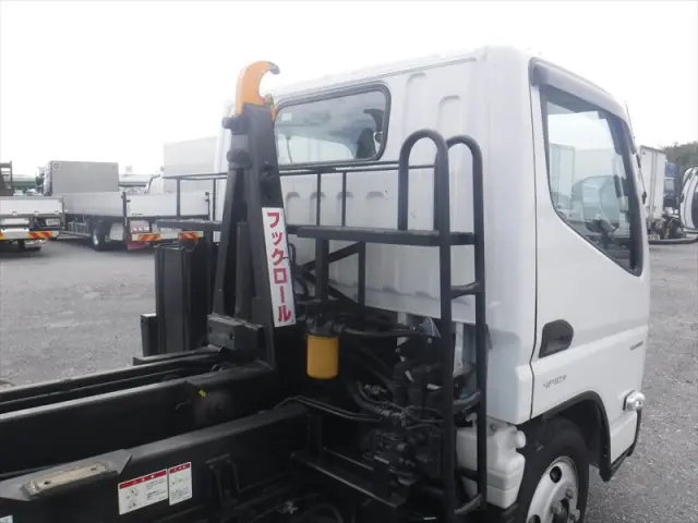 三菱 キャンター 2RG-FBAV0(2WD)の写真12