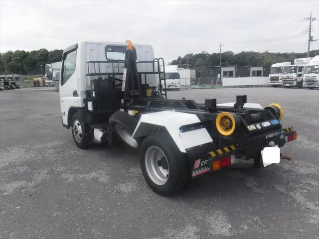 三菱 キャンター 2RG-FBAV0(2WD)の写真13
