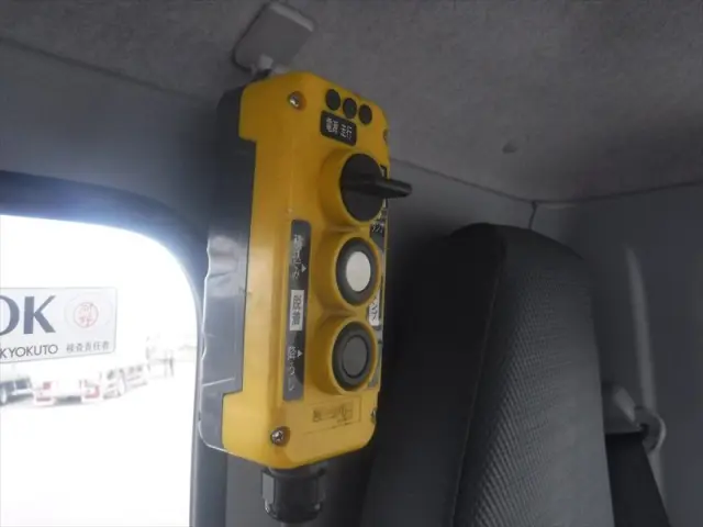 三菱 キャンター 2RG-FBAV0(2WD)の写真17