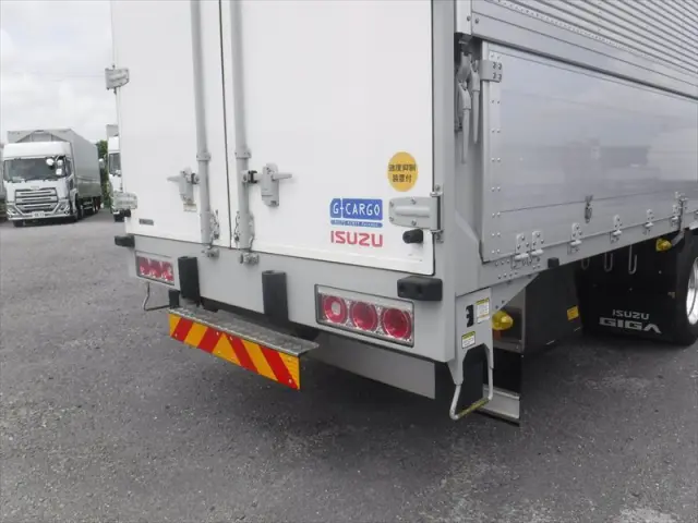 いすゞ ギガ 2PG-CYJ77D(8x4)の写真10