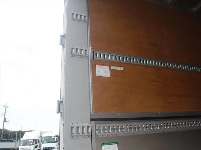 いすゞ ギガ 2PG-CYJ77D(8x4)の写真23