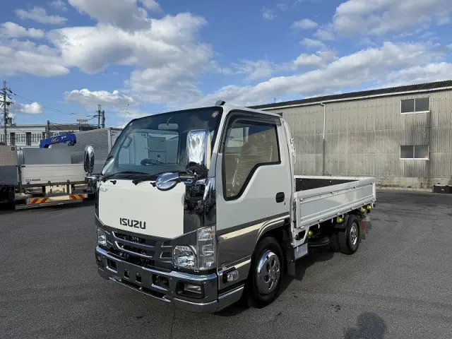 いすゞ エルフ 2RG-NJR88A(2WD)の写真1