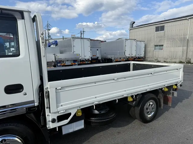 いすゞ エルフ 2RG-NJR88A(2WD)の写真2