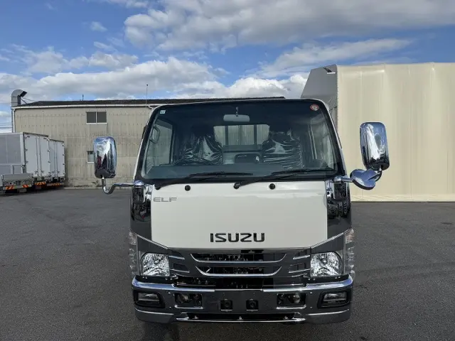 いすゞ エルフ 2RG-NJR88A(2WD)の写真3