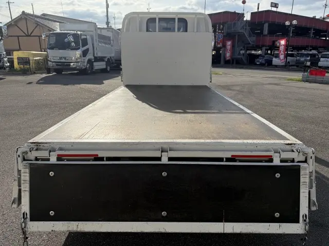 いすゞ エルフ 2RG-NJR88A(2WD)の写真11