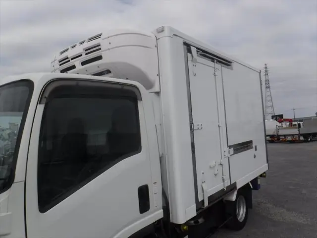 いすゞ エルフ 2RG-NLR88AN(2WD)の写真2