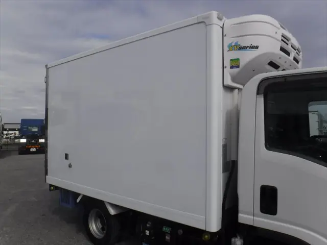 いすゞ エルフ 2RG-NLR88AN(2WD)の写真7