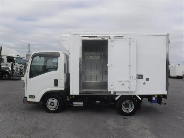 いすゞ エルフ 2RG-NLR88AN(2WD)の写真9
